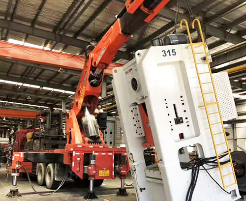 茶陵附近随车吊出租，轻松解决运输难题