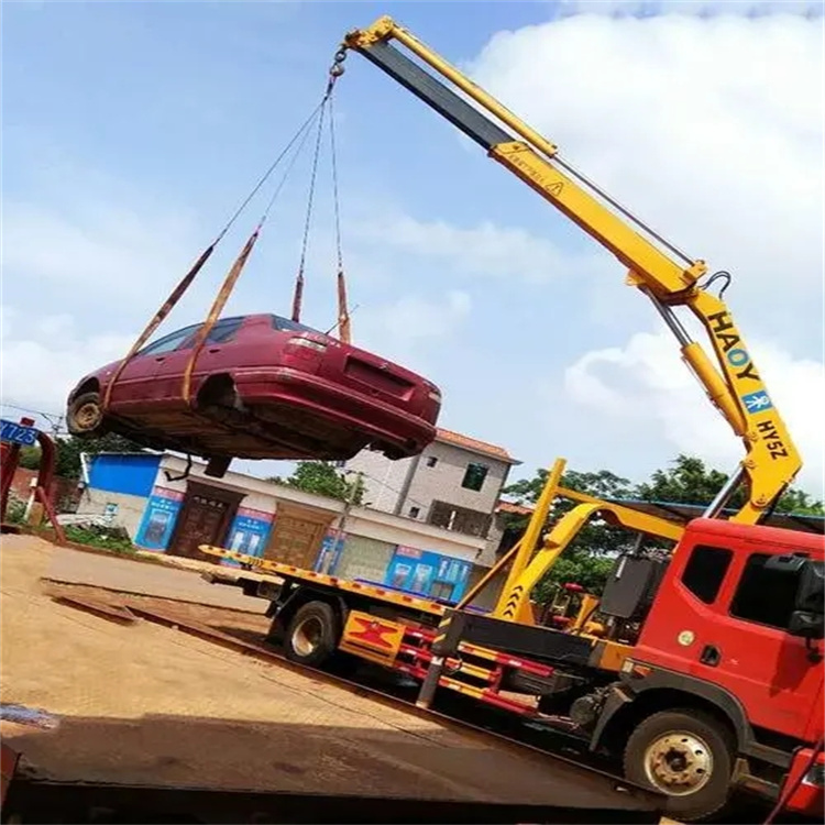 茶陵吊车吊汽车的正确方法